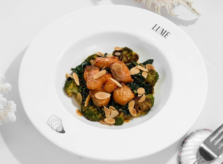 Salmon with Broccoli & Cashew Nut Sauce